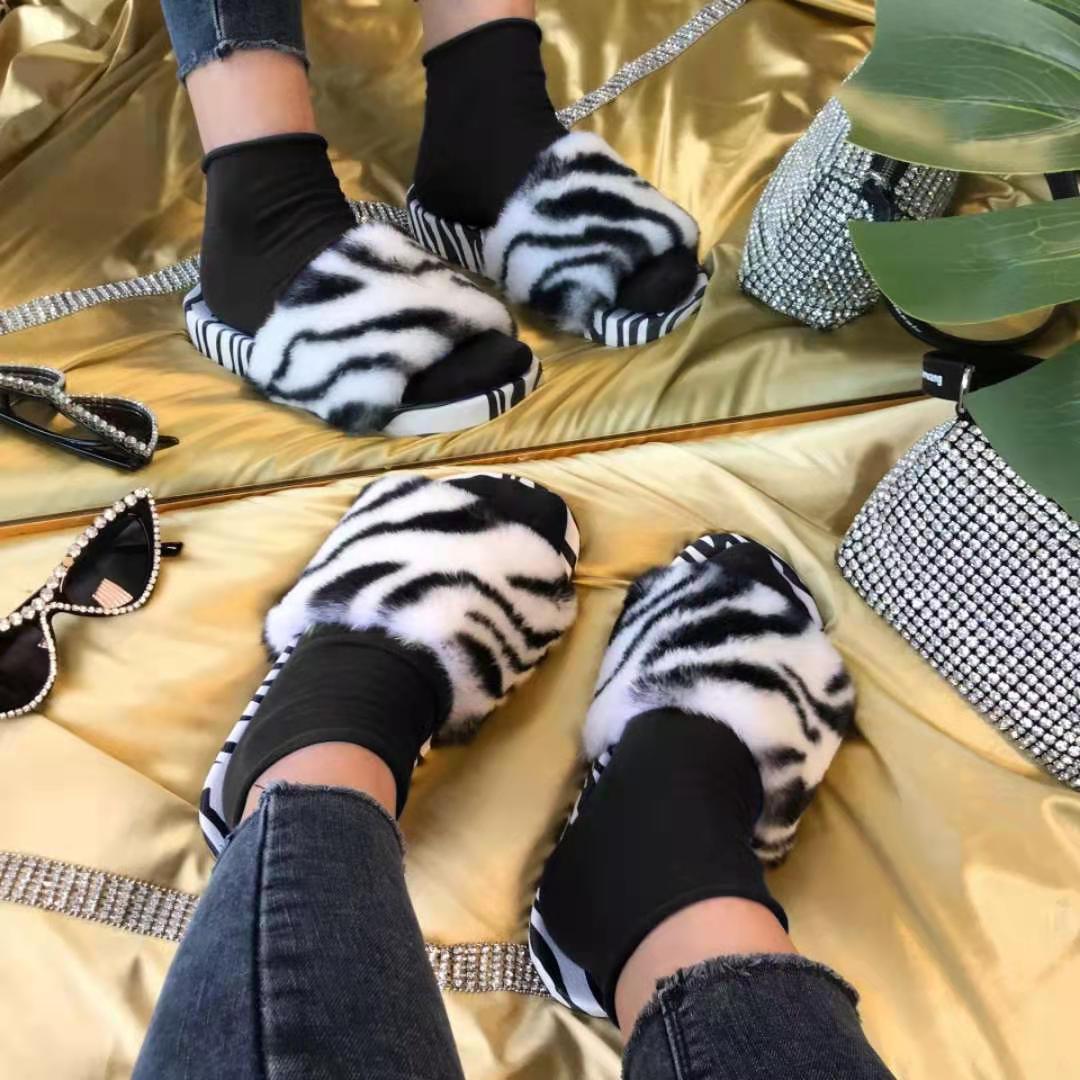 Home Fashion European And American New Style Plush Flat Sandals And Slippers For Women In Summer