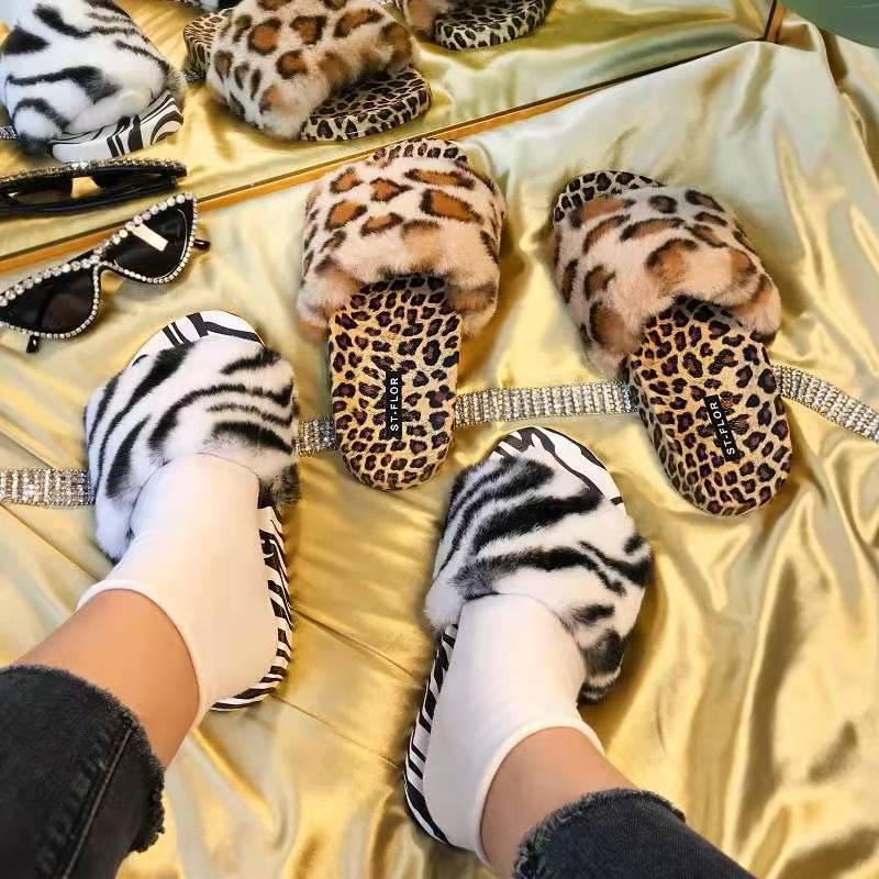 Home Fashion European And American New Style Plush Flat Sandals And Slippers For Women In Summer