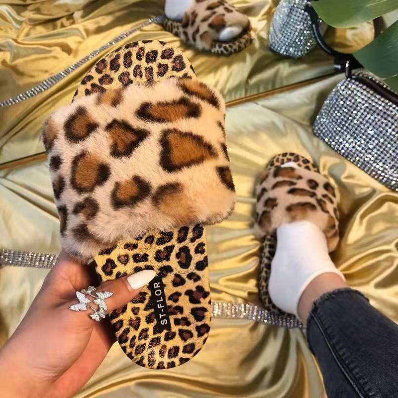 Home Fashion European And American New Style Plush Flat Sandals And Slippers For Women In Summer